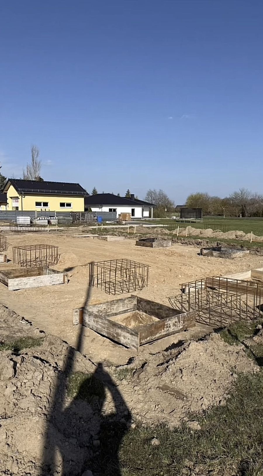 Fundamente und Erdarbeiten für Neubau